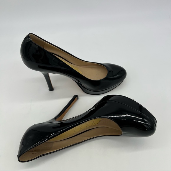 Joan & David Women's Flipp Platform Pump - Picture 12 of 14